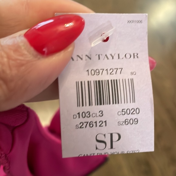 💕NEW ANN TAYLOR Top - Picture 8 of 8
